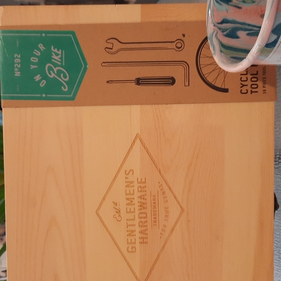 Gentlemen's Hardware Bicycle Tool Kit in Wooden Box - Picture 2 of 7